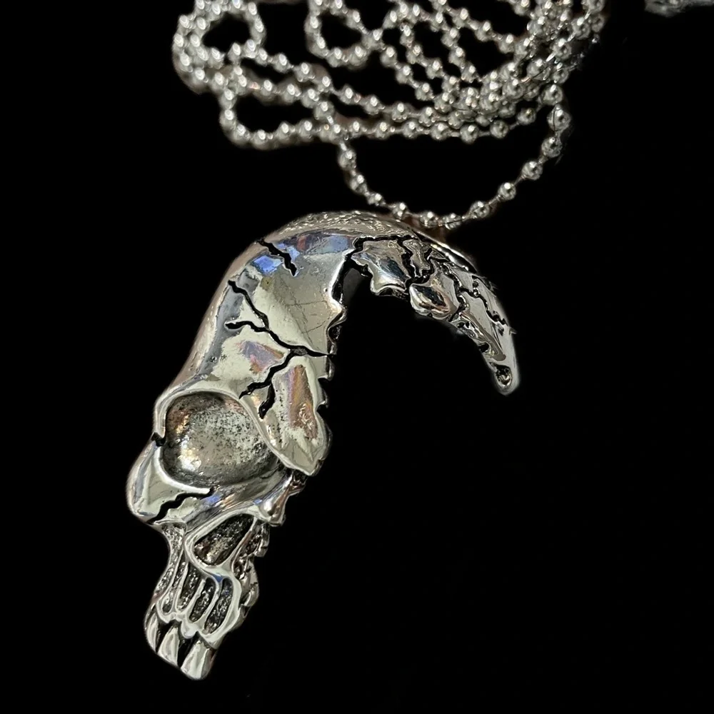 Half Broken Skull Pendant Chain Set